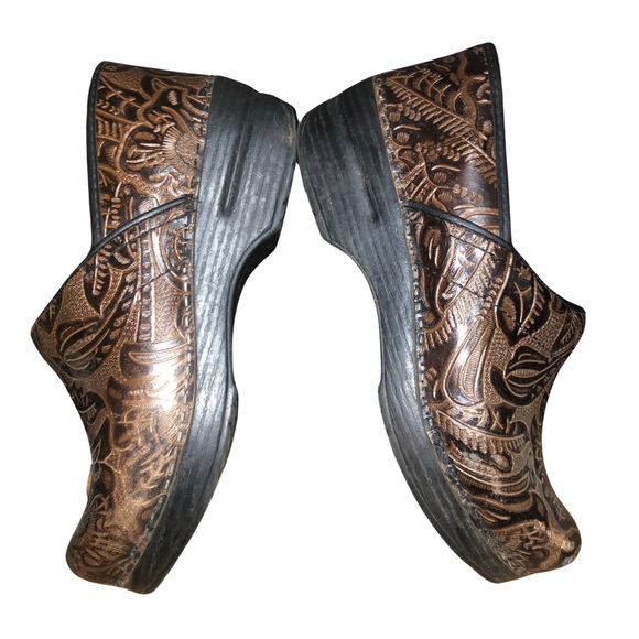 Dansko Clogs Shoes Size 38 US8 Brown Tooled Leather Paisley Floral - Picture 5 of 11